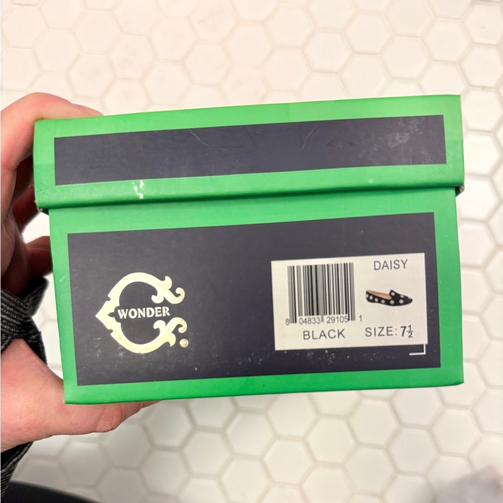 C. Wonder Black Daisy Loafers 7.5 NIB - Picture 6 of 7